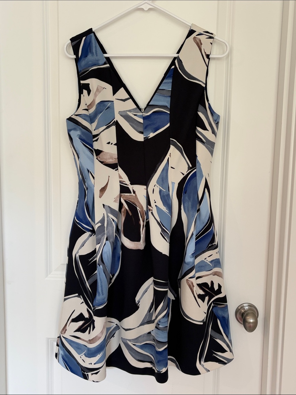 Vince Camuto Blue, Black & Cream Sleeveless V-Neck A-Line Dress
